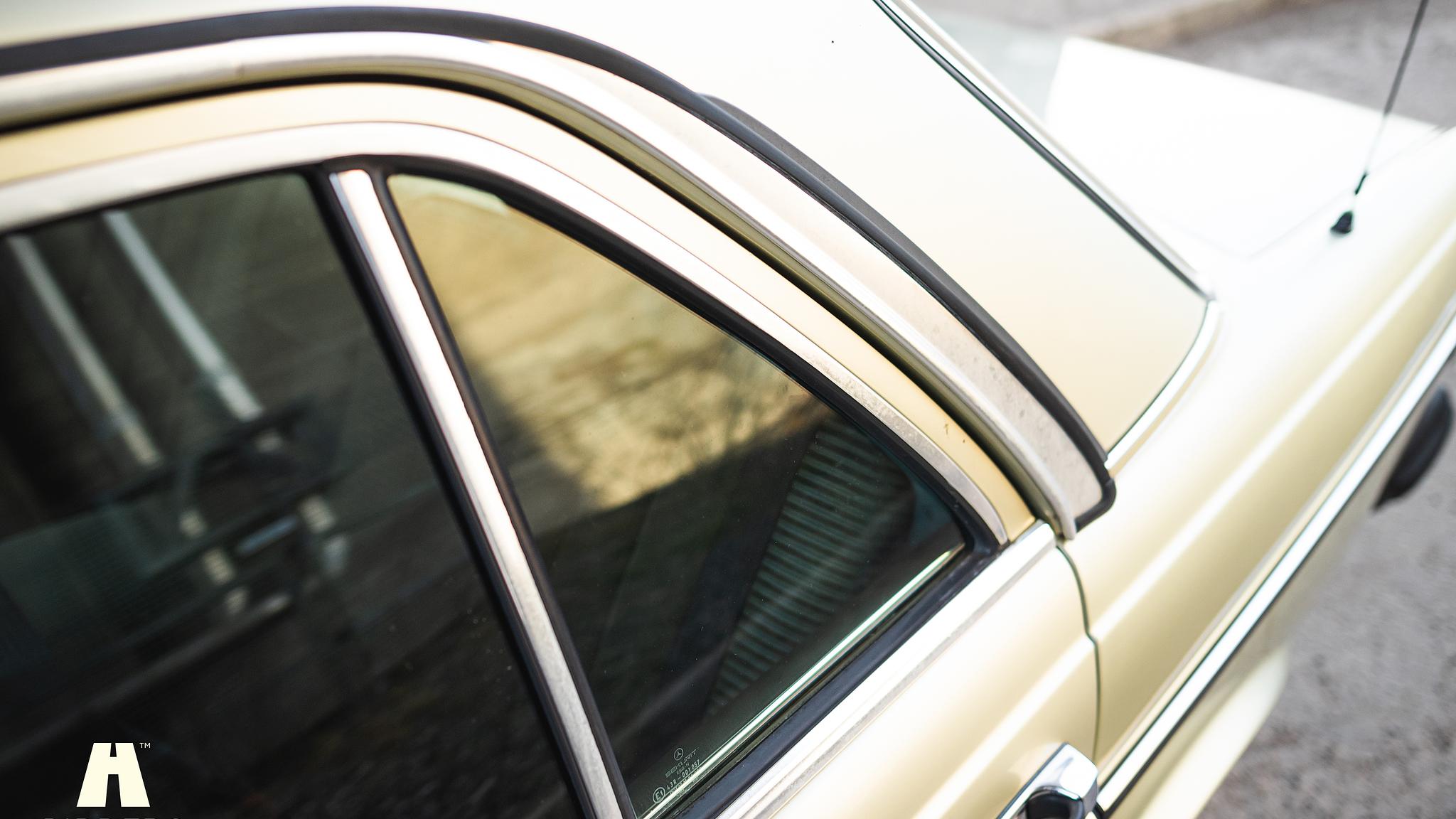 Exteriörbild på 1985 Mercedes-Benz 200 Series 3  (47)