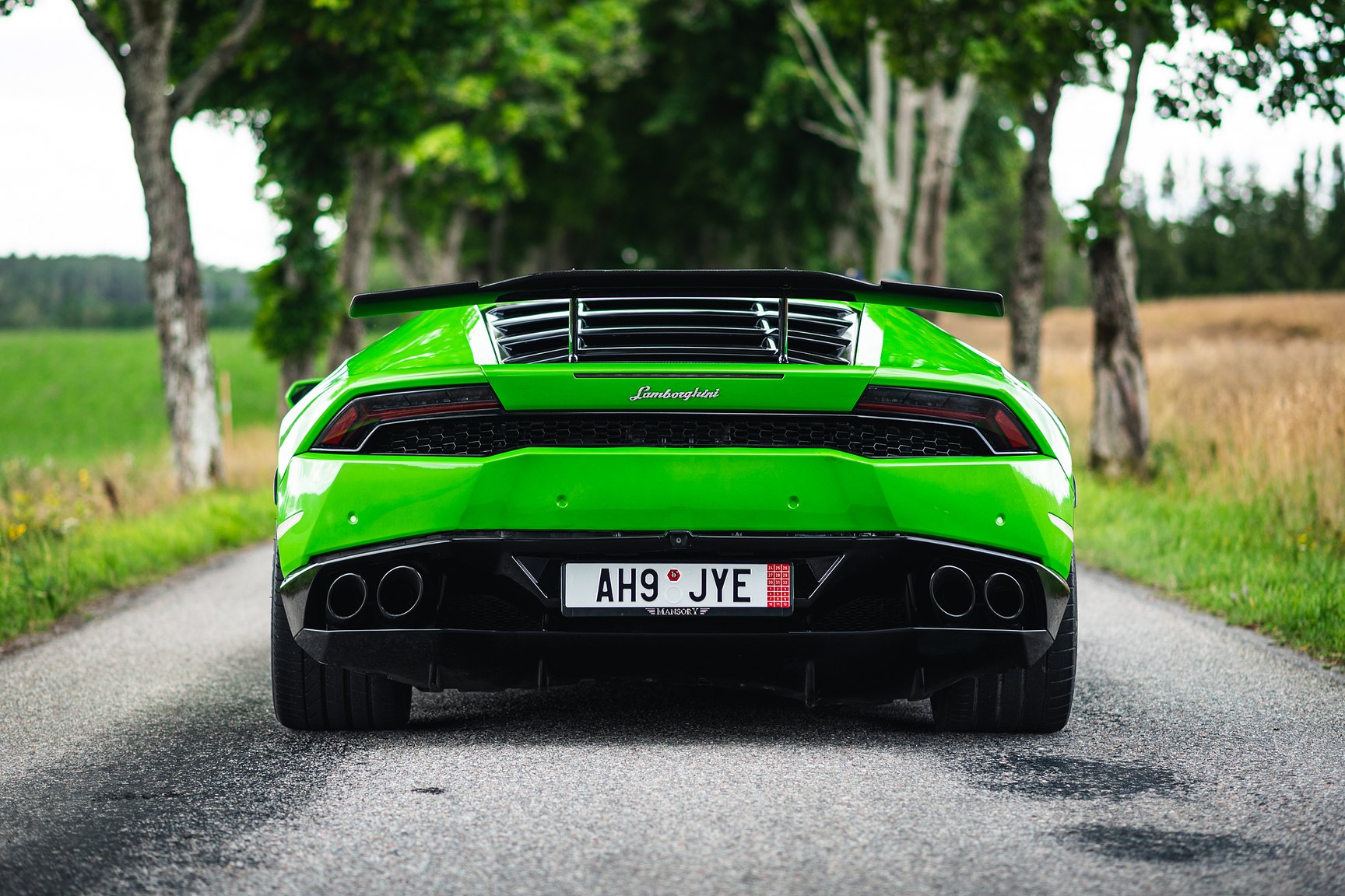 Exterior image of 2016 Lamborghini Huracan LP-610-4