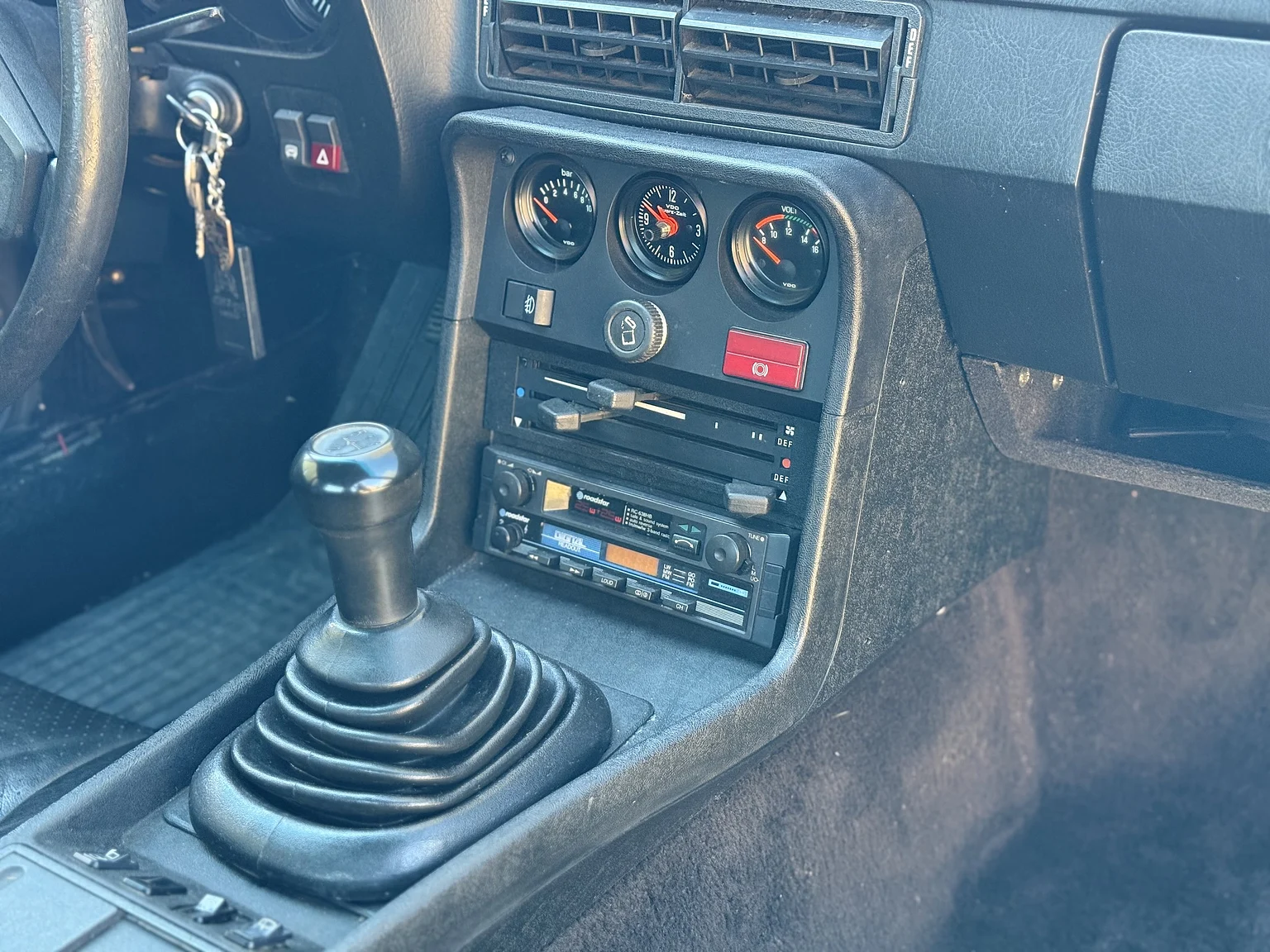 Interior image of 1979 Porsche 924  (49)
