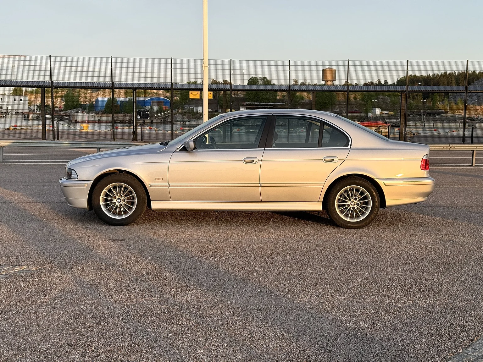 Aussenfoto 2002 BMW 520i (2)