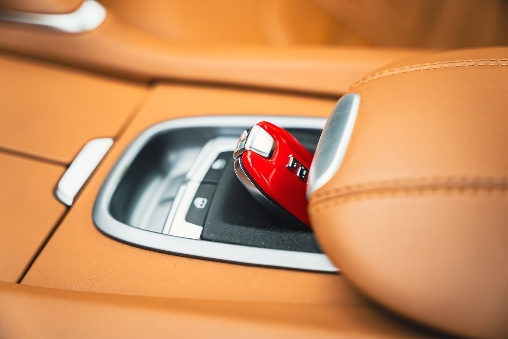 Interior image of 2018 Ferrari GTC4 Lusso T (6)