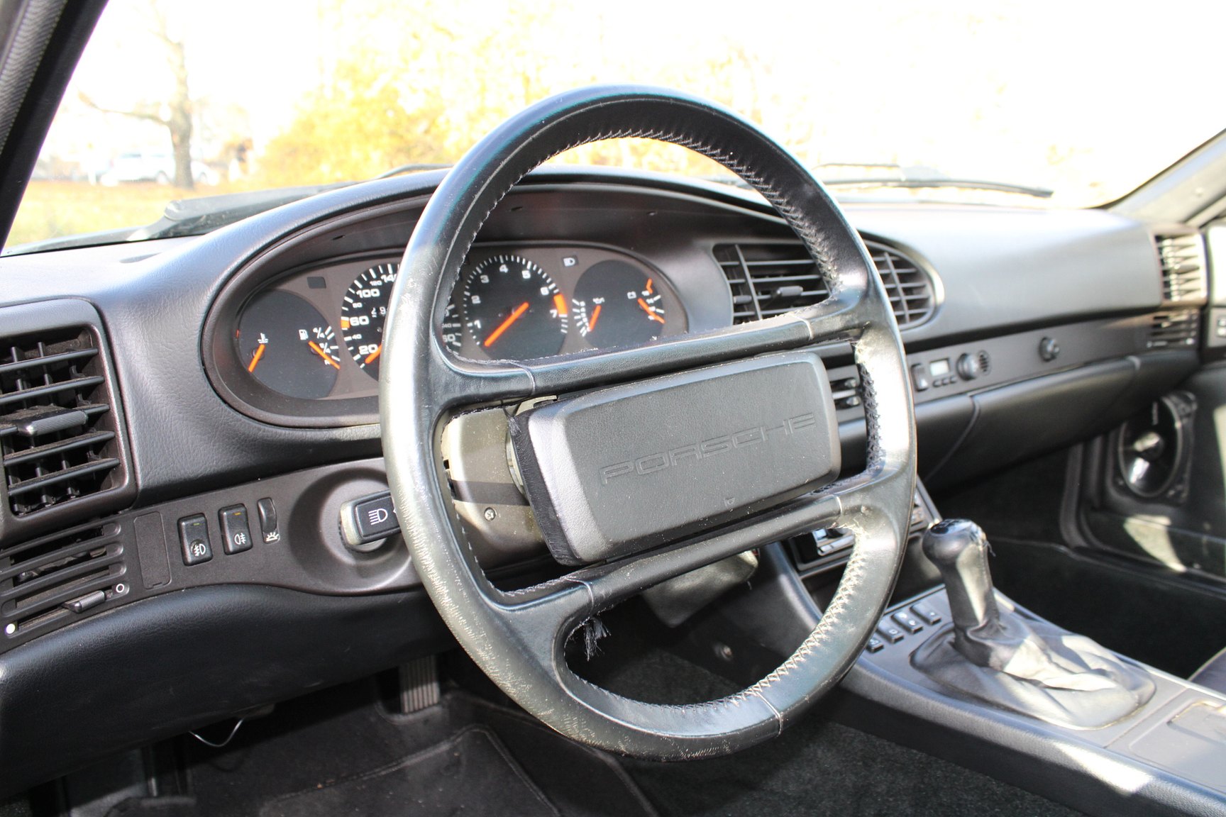 Interior image of 1991 PORSCHE 944 S2