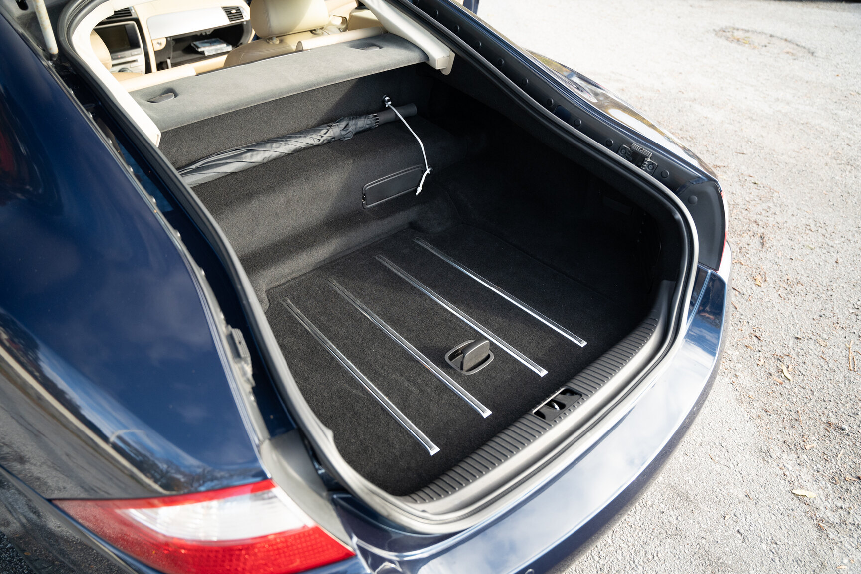 Interior image of 2009 Jaguar XK