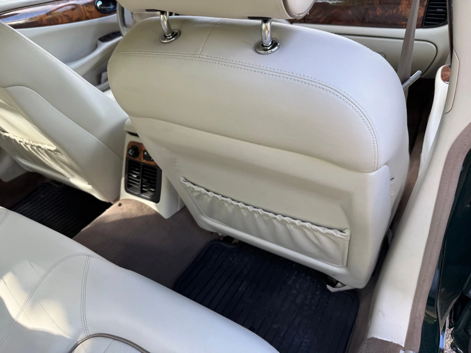 Innenraumfoto von 2001 Jaguar XJ Sovereign 4.0 V8 (67)