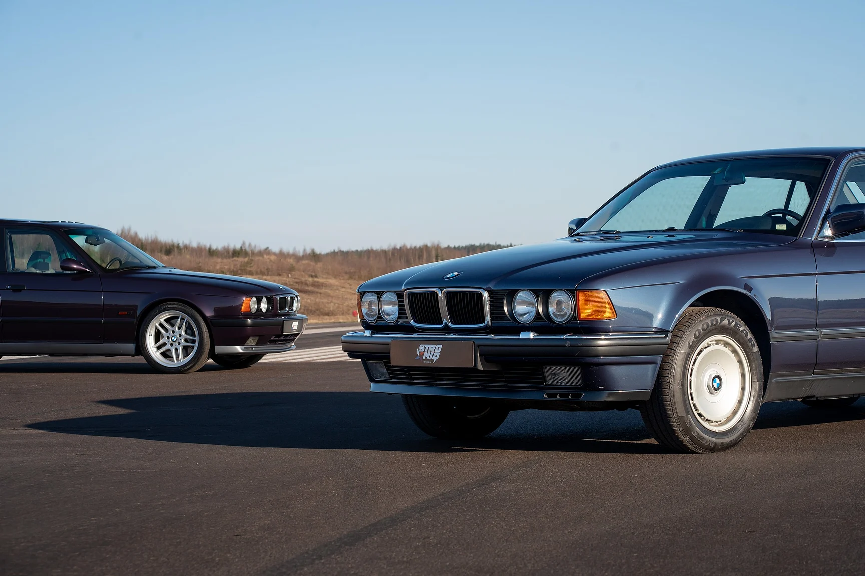 Exterior image of 1989 BMW 750iA (20)