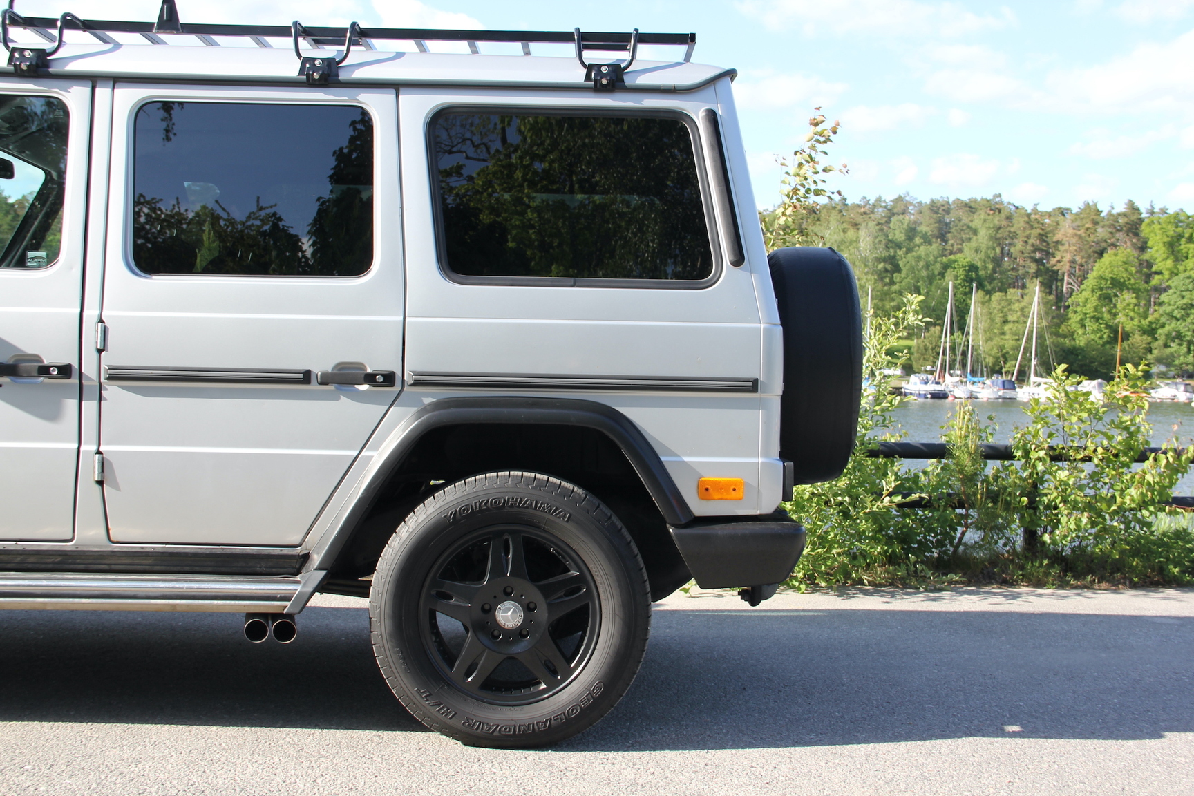 Exterior image of 2002 Mercedes-Benz G 500 (15)
