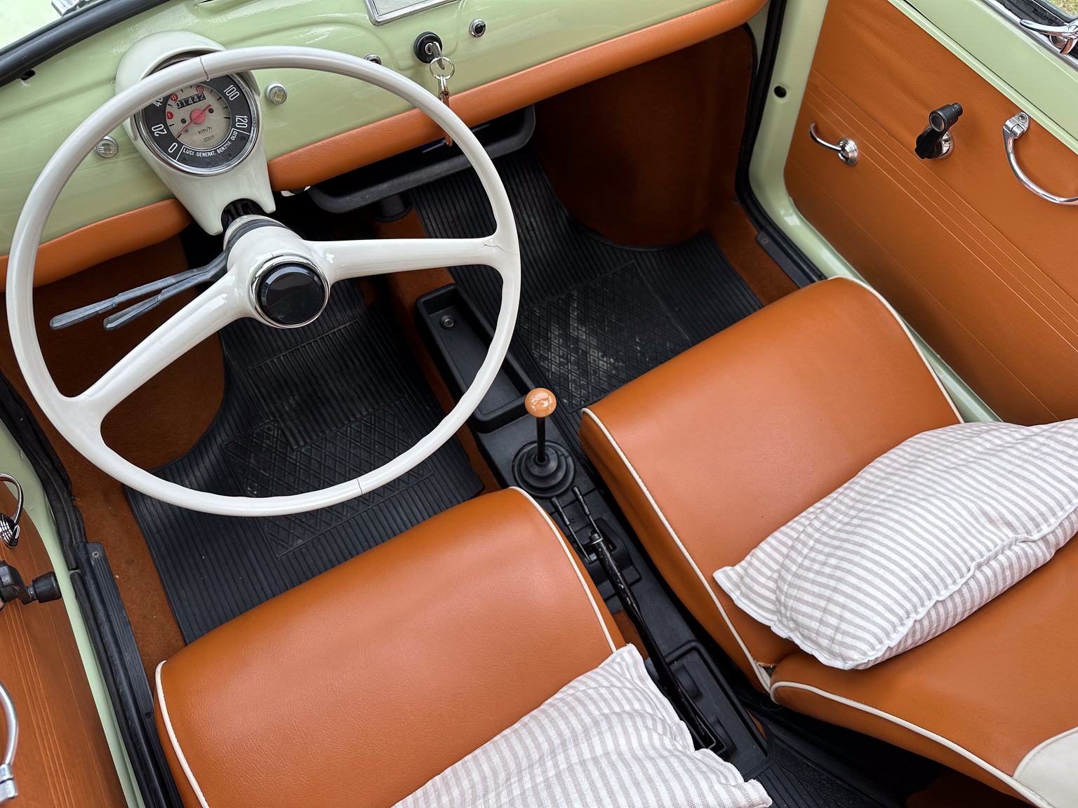 Interiörbild 1970 Fiat 500 Lusso