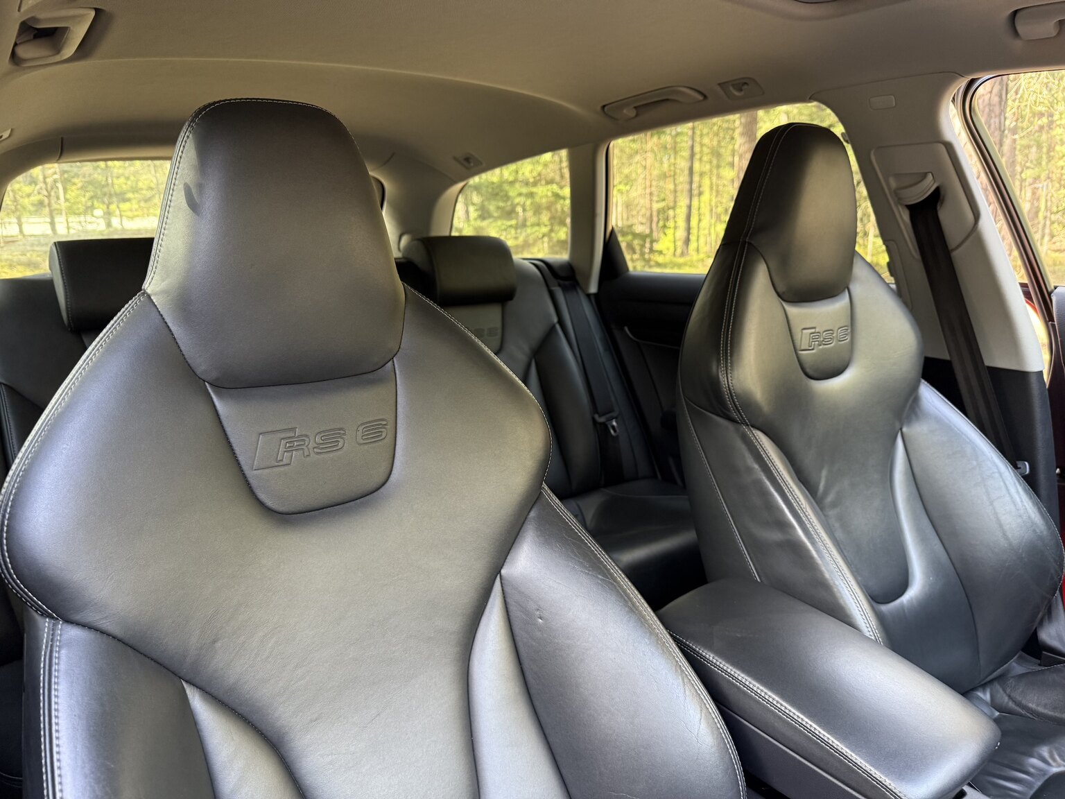 Interior image of 2010 Audi RS6 Avant V10 Quattro