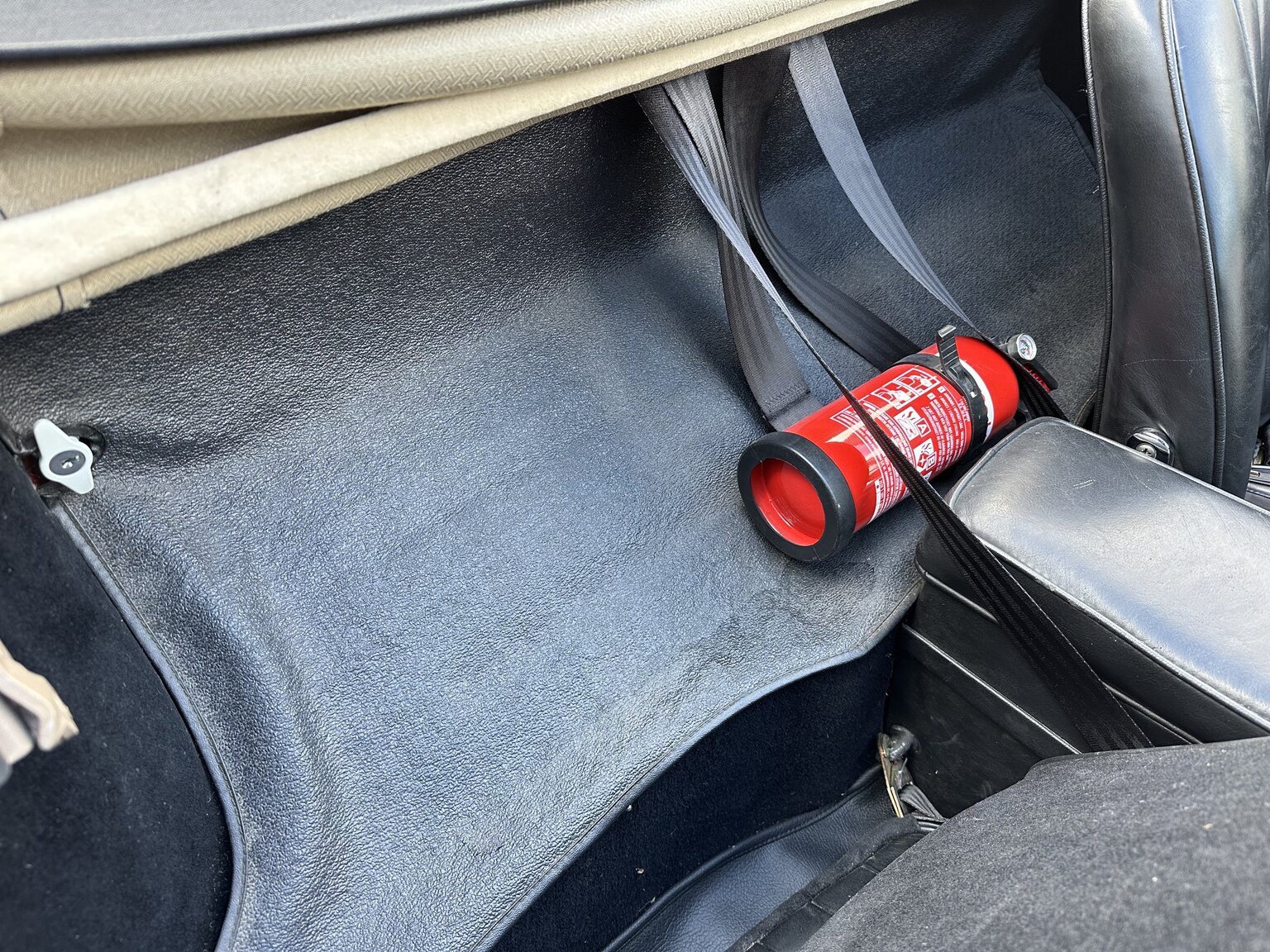 Interior image of 1965 Jaguar E-Type Series 1 (23)