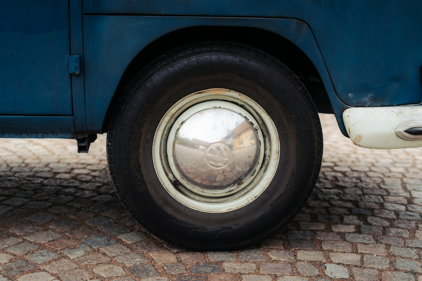 Aussenfoto 1964 Volkswagen Kleinbus Transporter 1500 Deluxe “21-fönsters Samba”