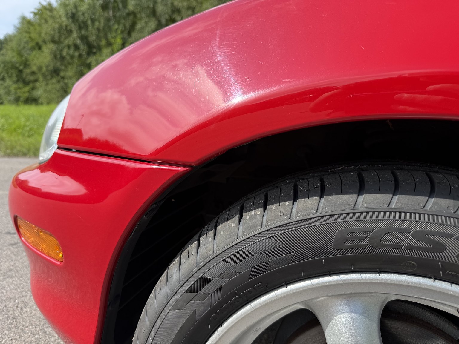 Exterior image of 1999 Mazda MX-5