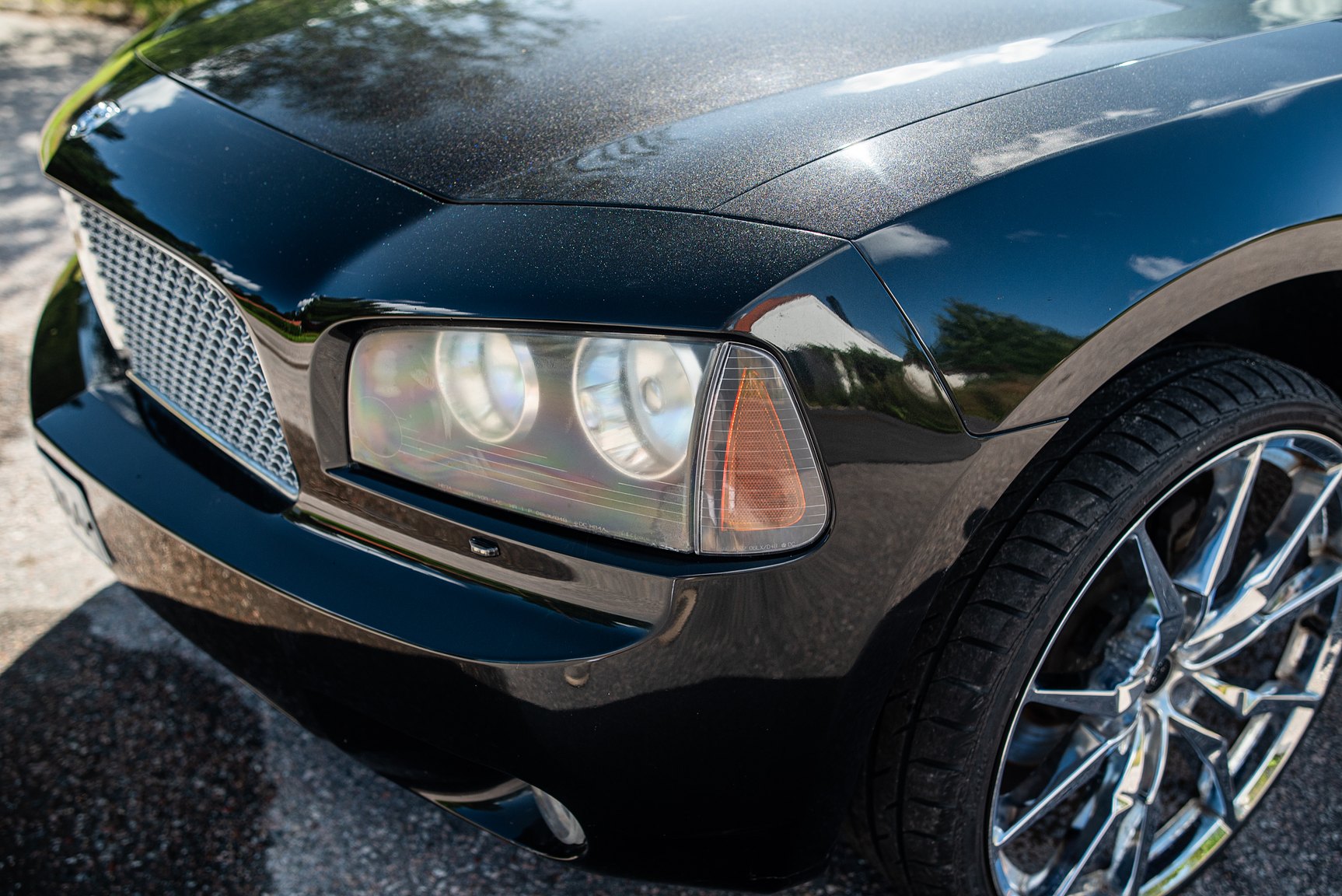 Exterior image of 2007 Dodge Charger 5.7 V8 HEMI 