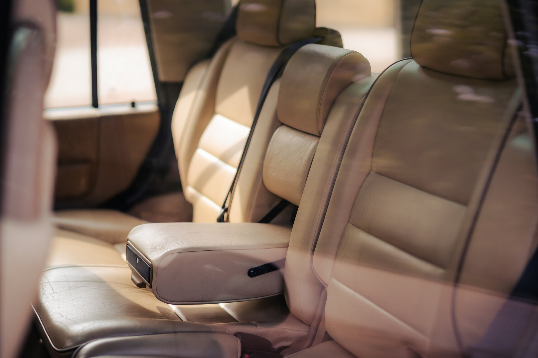 Interior image of 1999 Landrover Discovery II V8