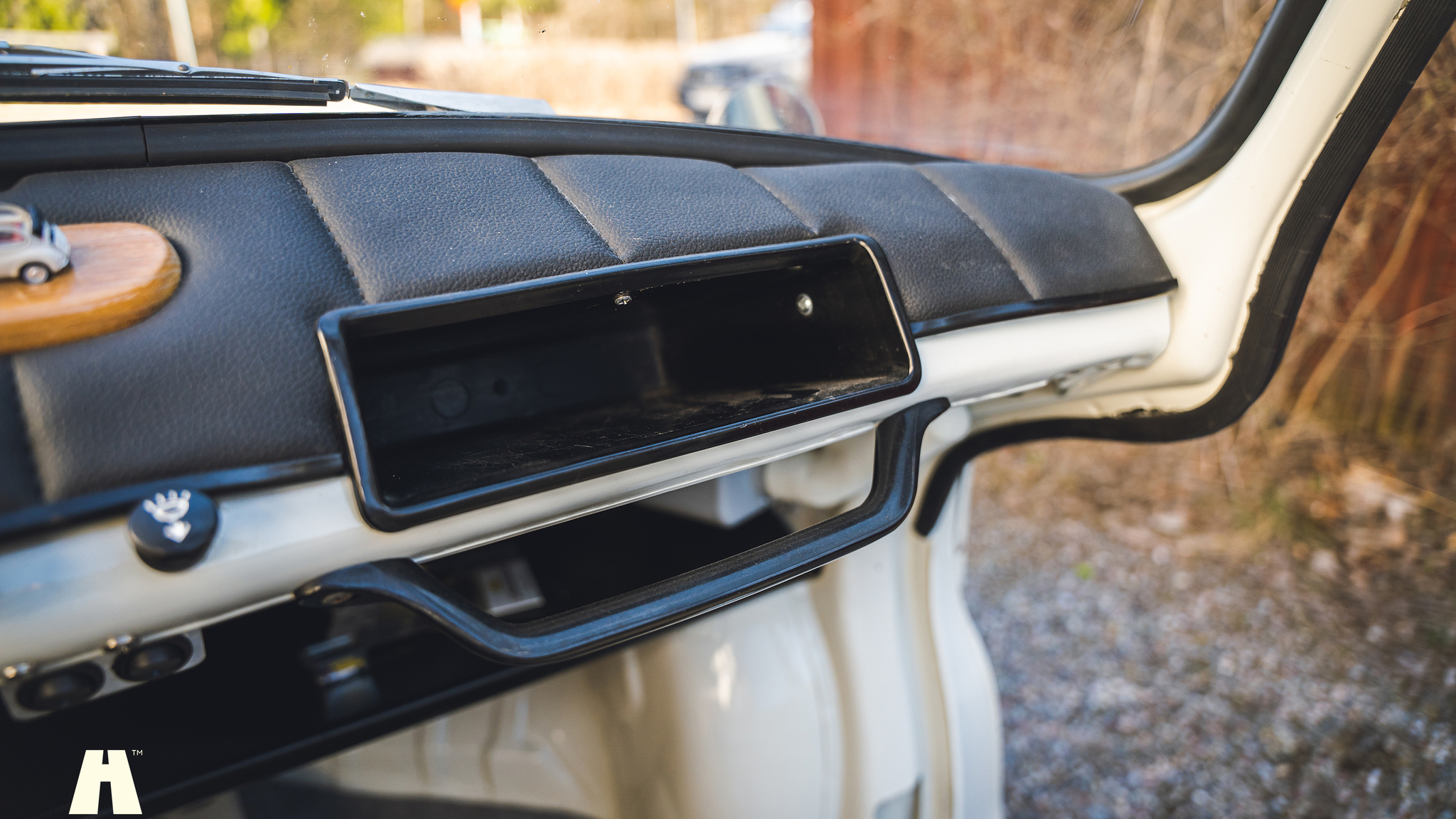 Interior image of 1968 Subaru 360 Deluxe (20)