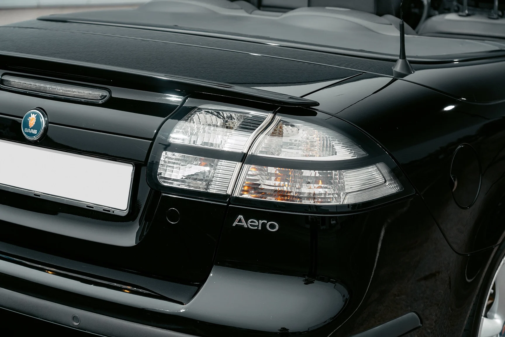 Exterior image of 2004 SAAB 9-3 Aero 2.0T Cabriolet (57)