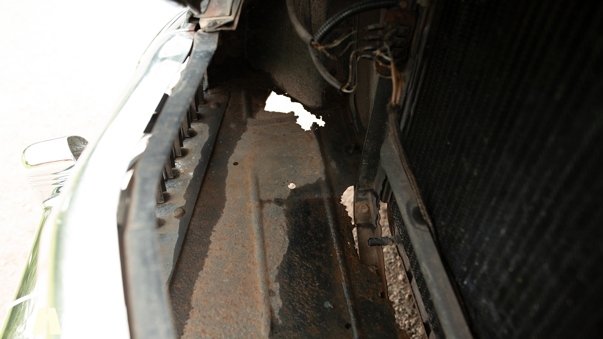 Image of 1949 Buick Super Eight (26) mechanics