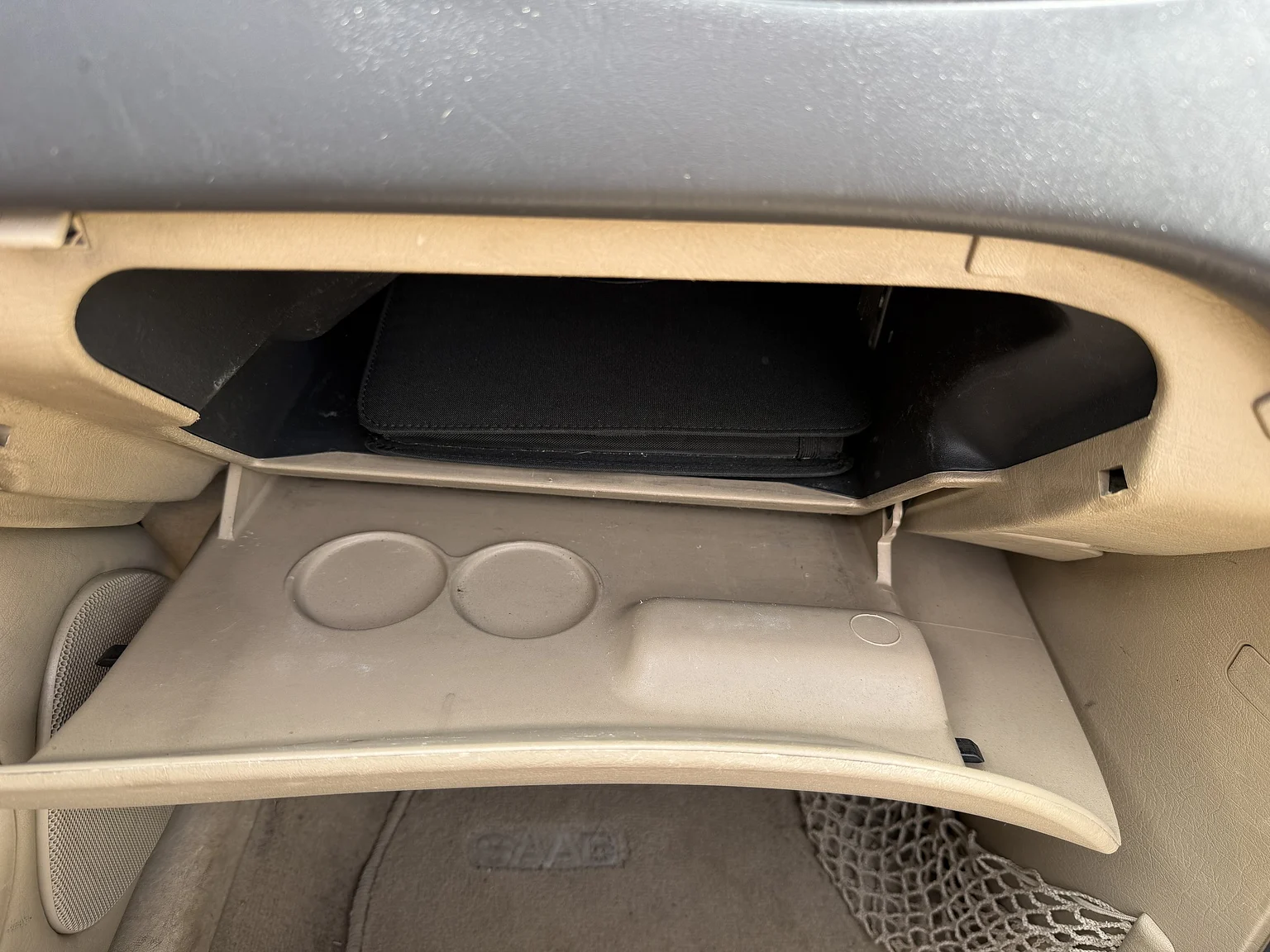 Interior image of 2002 Saab 9-3 2.0T SE Convertible – NO RESERVE (35)