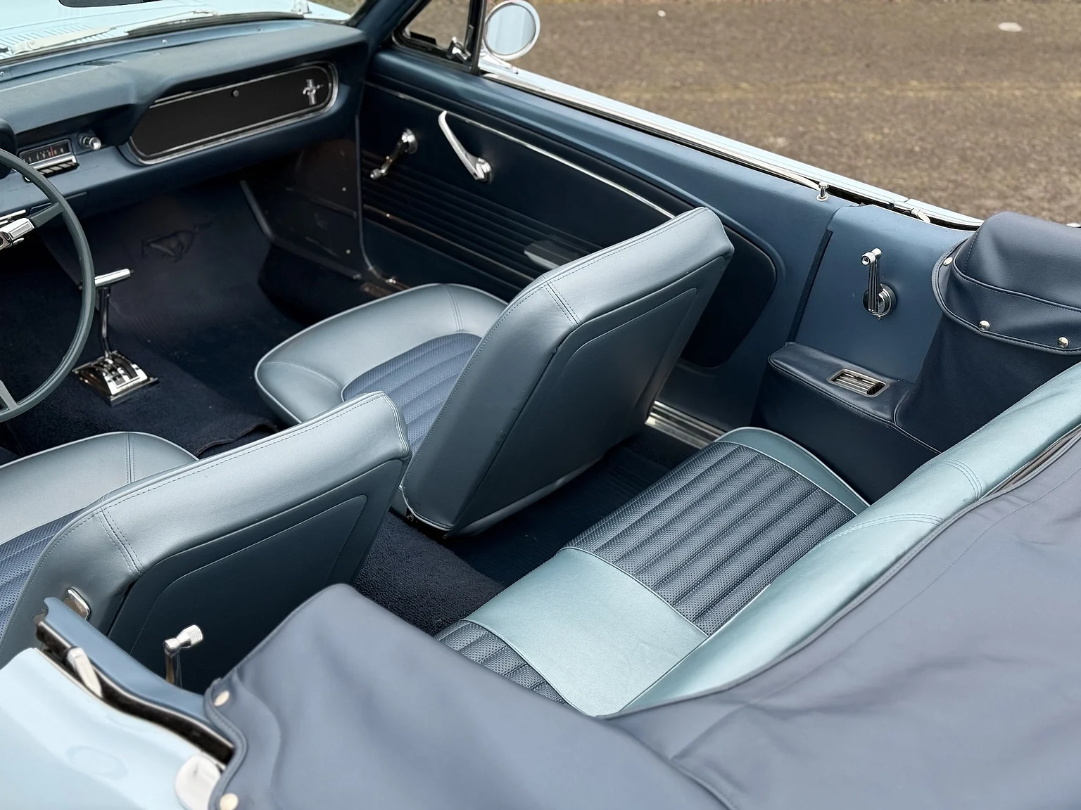 Interiörbild 1966 Ford Mustang Convertible 289 V8 (12)