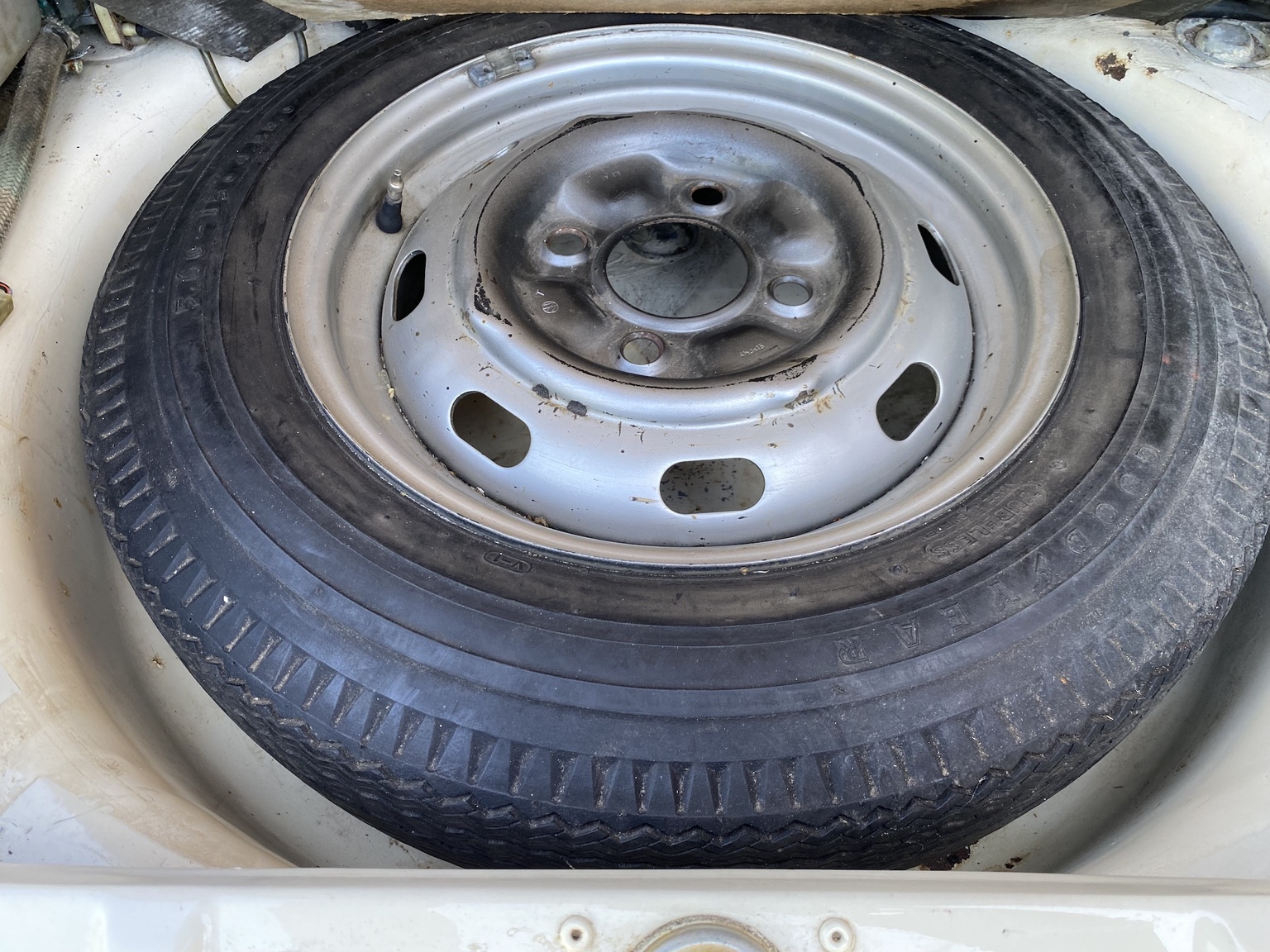 Interior image of 1974 Volkswagen Beetle 1303 S (54)