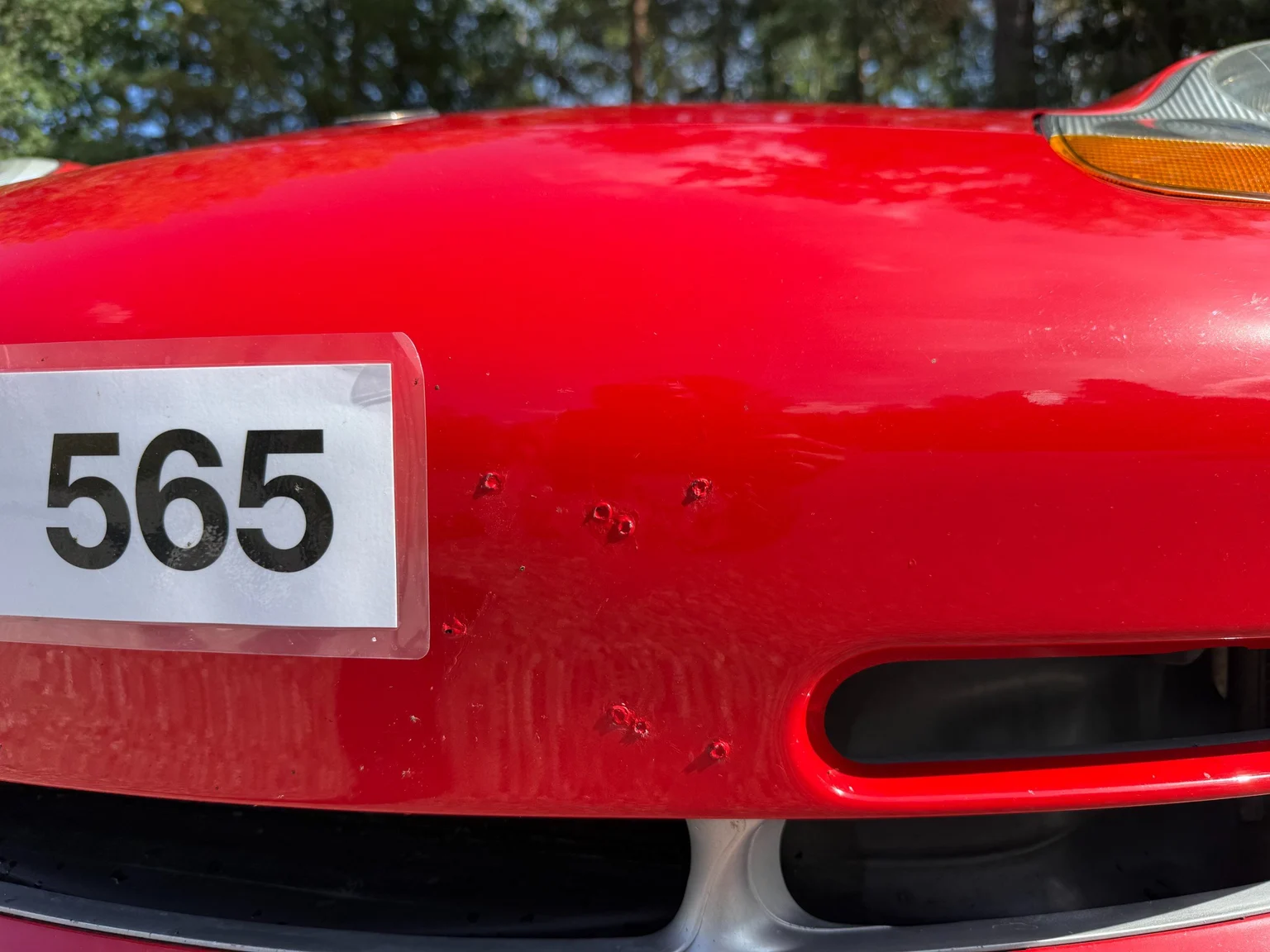 Exterior image of 1998 Porsche 911 Carrera (56)