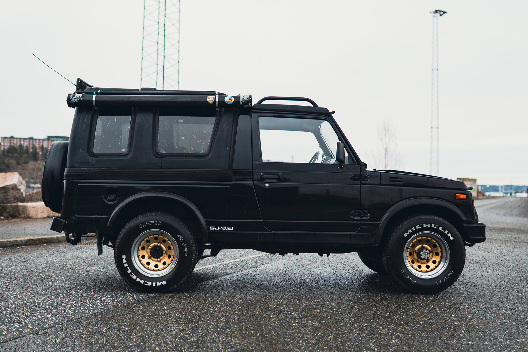 Exteriörbild på 1987 SUZUKI SJ 413 W Samurai 