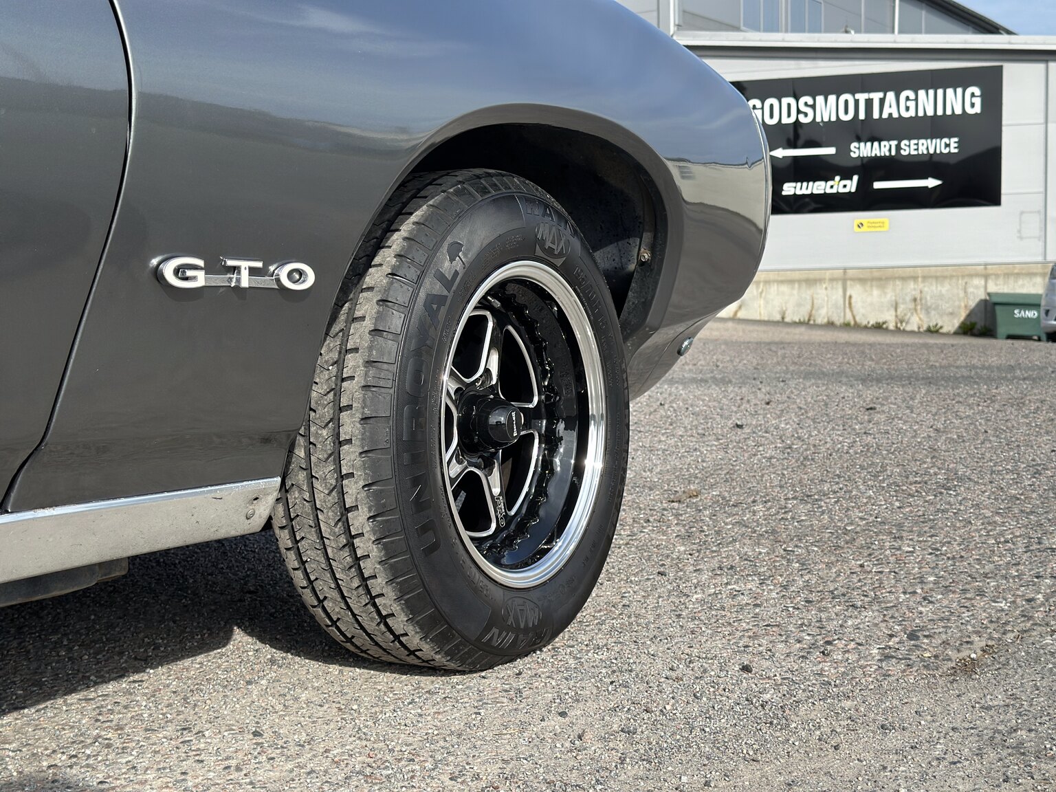 Exteriörbild på 1969 Pontiac GTO 406cid 