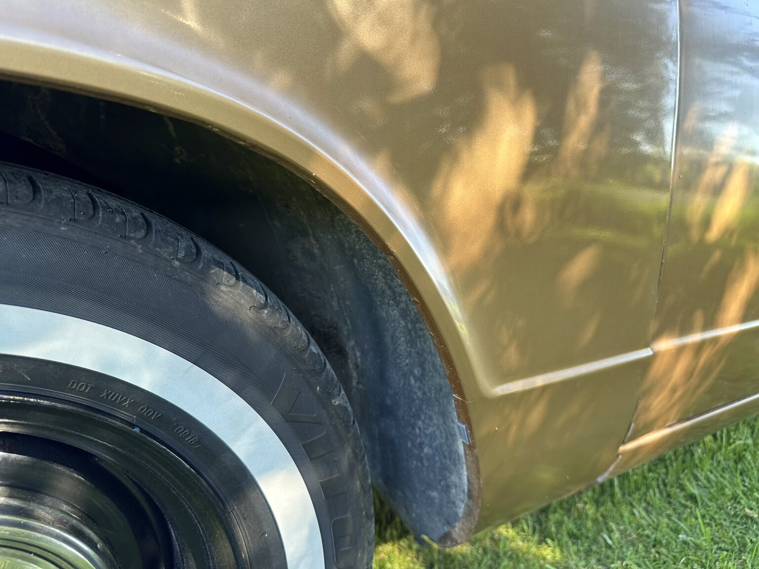 Exteriörbild på 1966 Plymouth Valiant 100 2-door Sedan