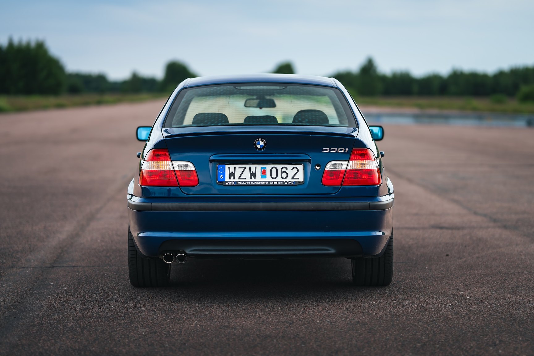 Exterior image of 2003 BMW 330i