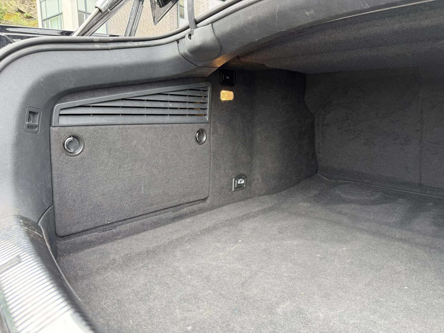 Innenraumfoto von 2013 Volkswagen Phaeton 3.0 TDI (93)