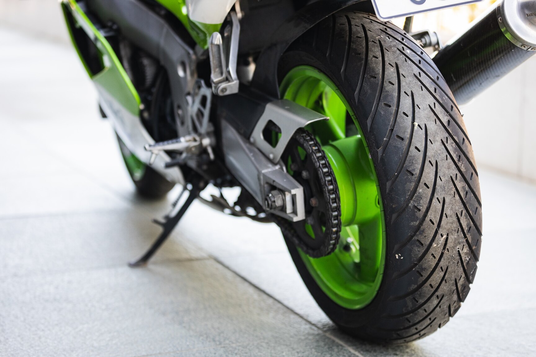 Exteriörbild på 1992 Kawasaki ZX 750 J (8)