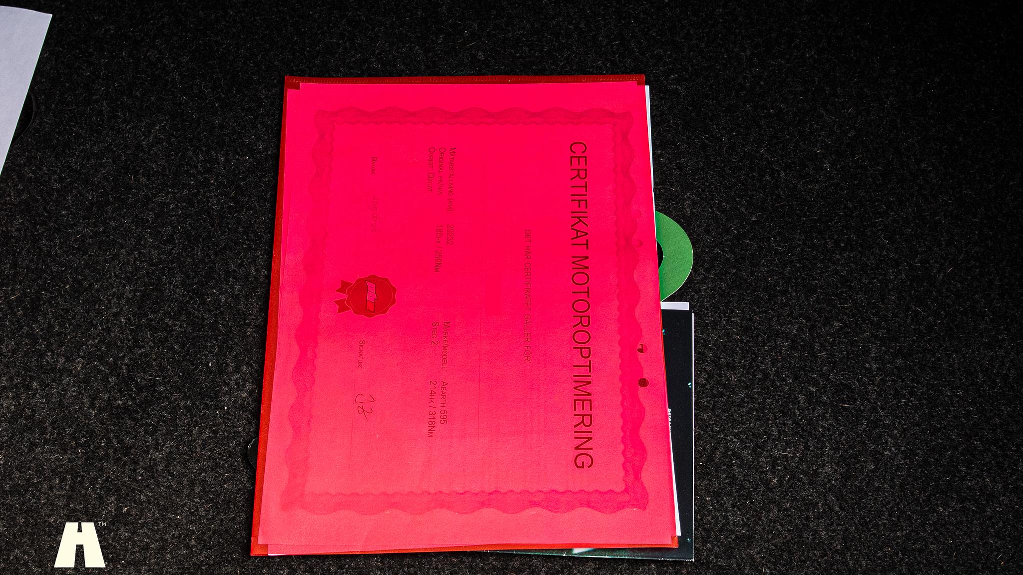 Documentation for 2016 Abarth 595 Competizione (20)