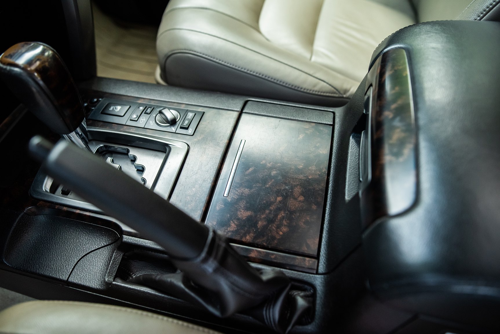 Interior image of 2008 Toyota Land Cruiser 4.5 4WD V8