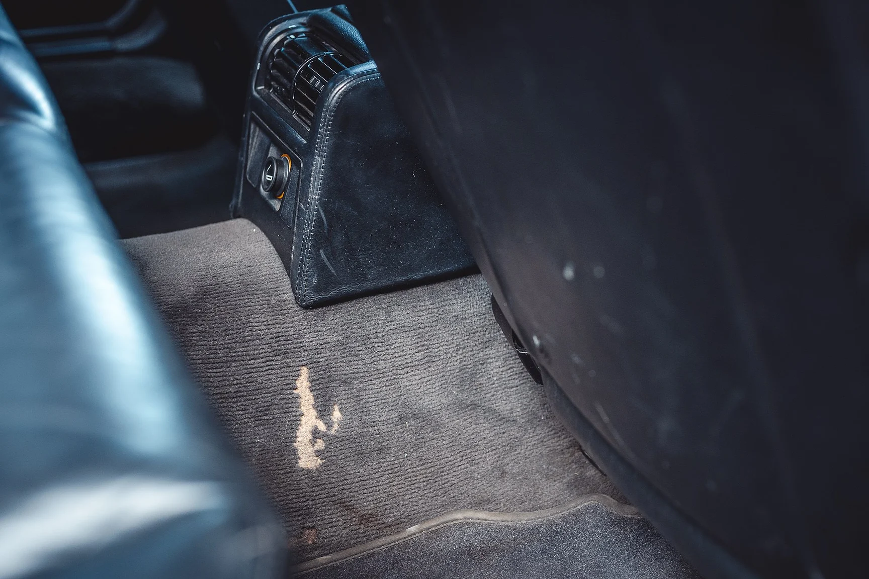 Interior image of 1992 BMW M5 3.8 (19)