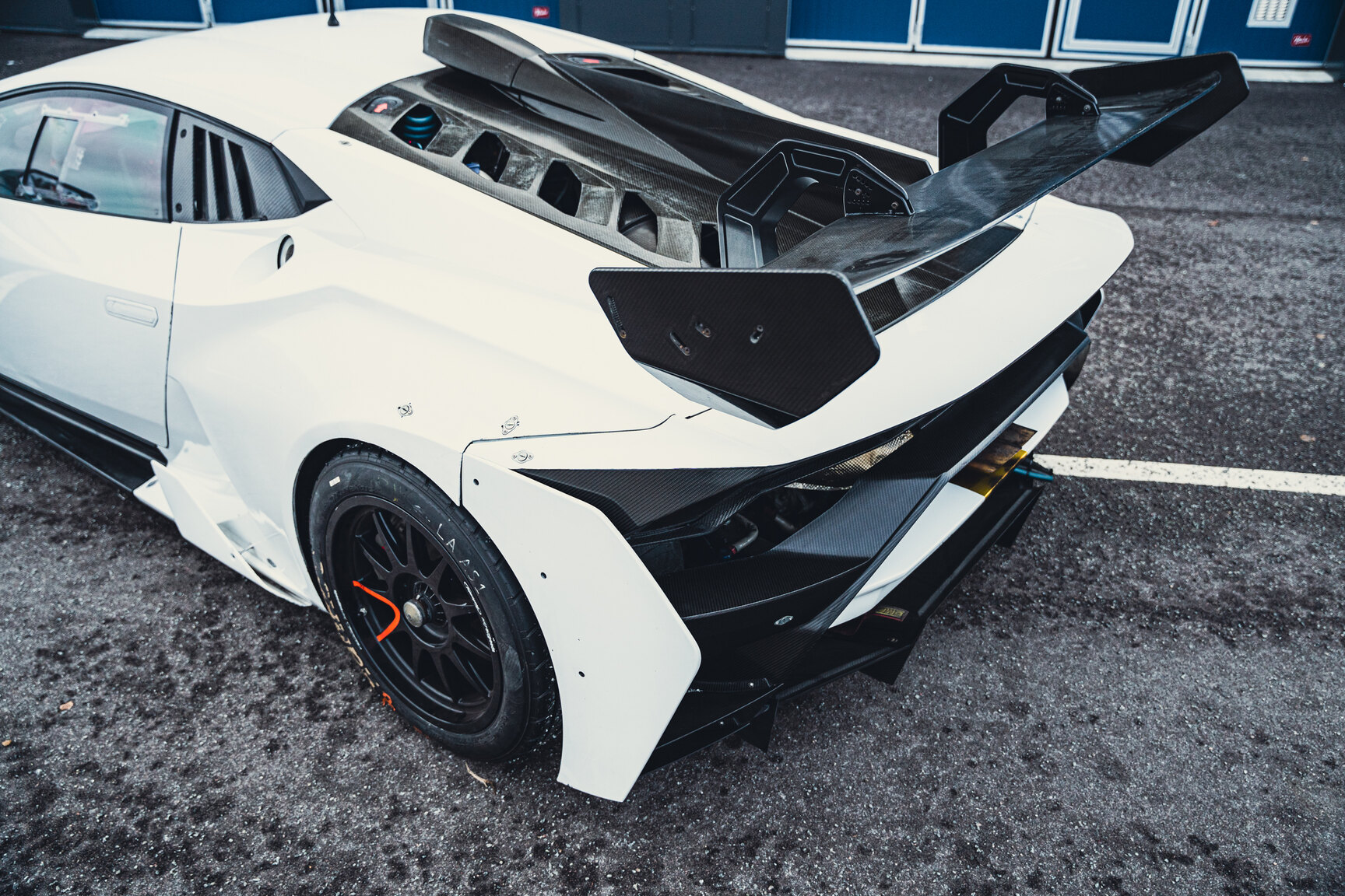Exterior image of 2017 Lamborghini Huracan Supertrofeo LP620-2