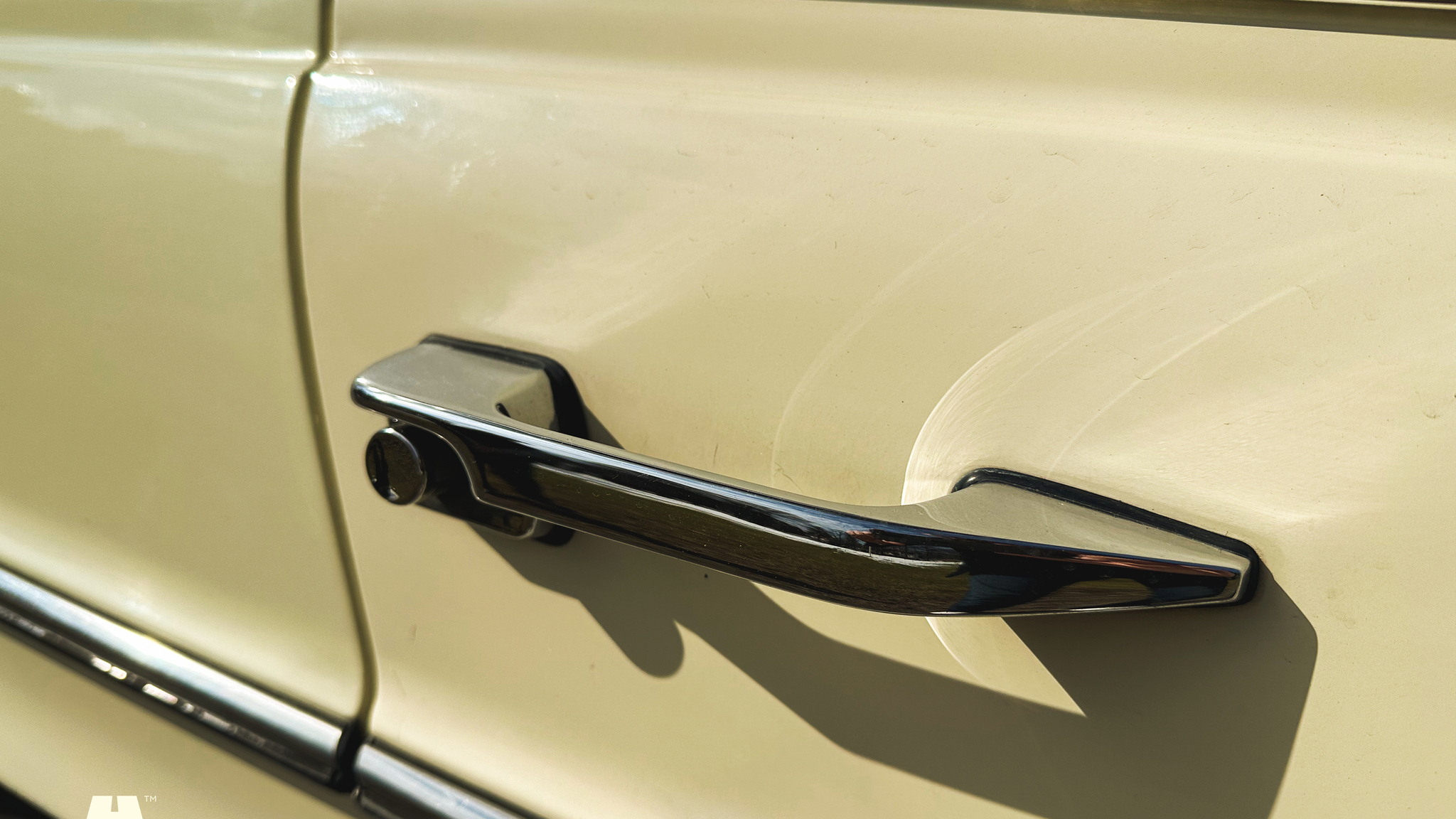 Exterior image of 1972 Mercedes-Benz 200