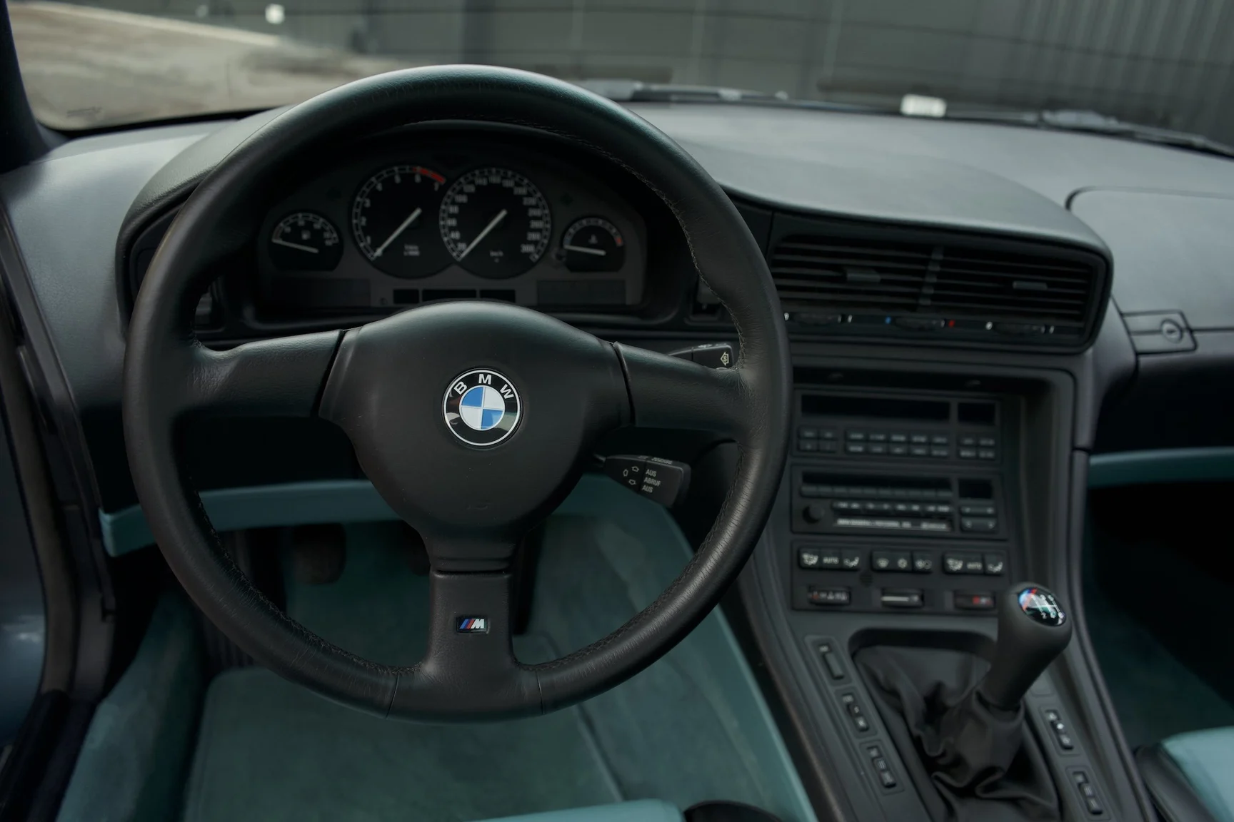 Innenraumfoto von 1992 BMW 850i 6-speed manual - 1 of 49 (40)