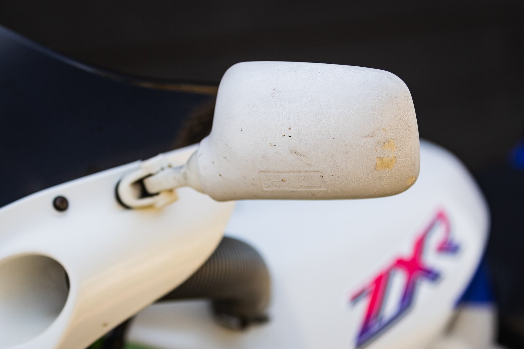 Exterior image of 1992 Kawasaki ZX 750 J (69)