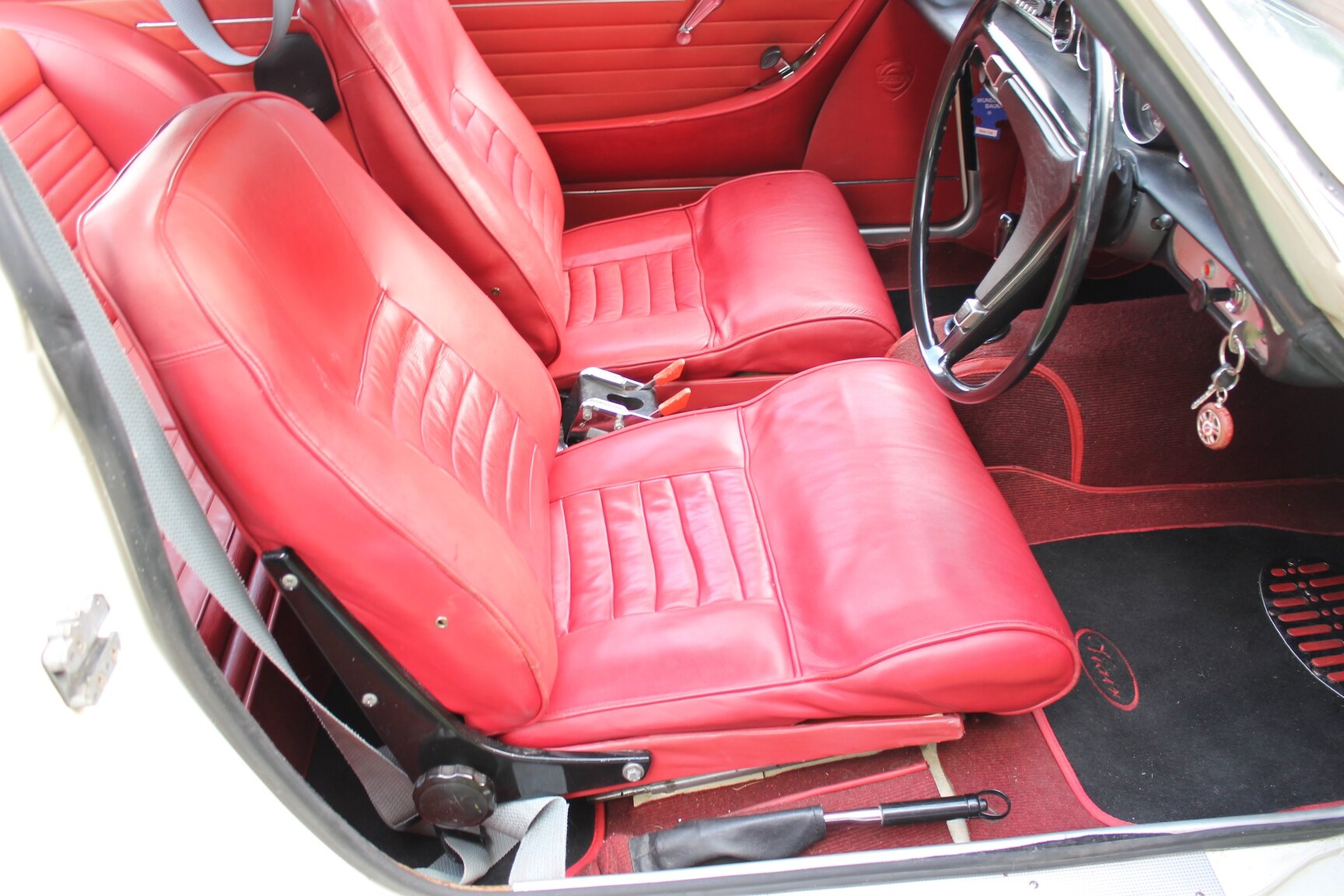 Interior image of 1968 Volvo P1800 S