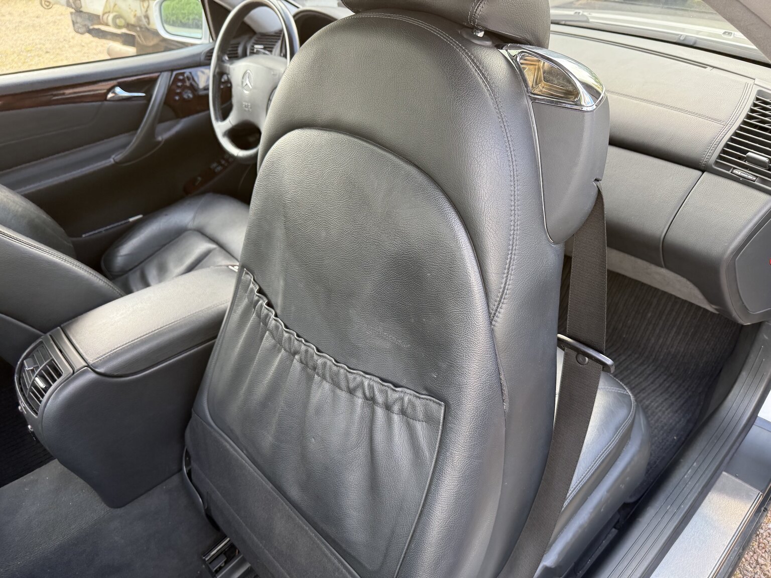 Interior image of 2000 Mercedes-Benz CL 500