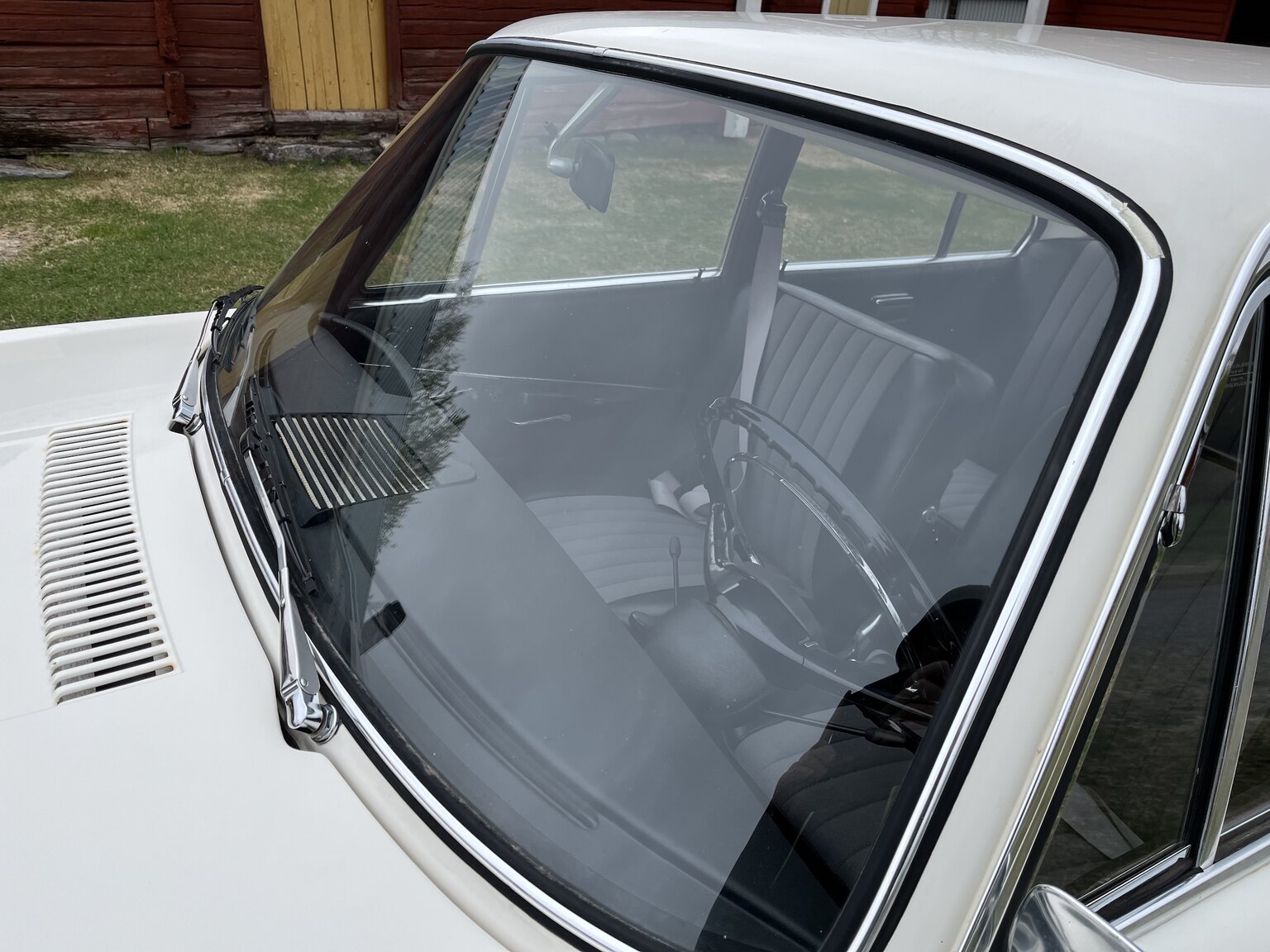 Exterior image of 1965 BMW 1800