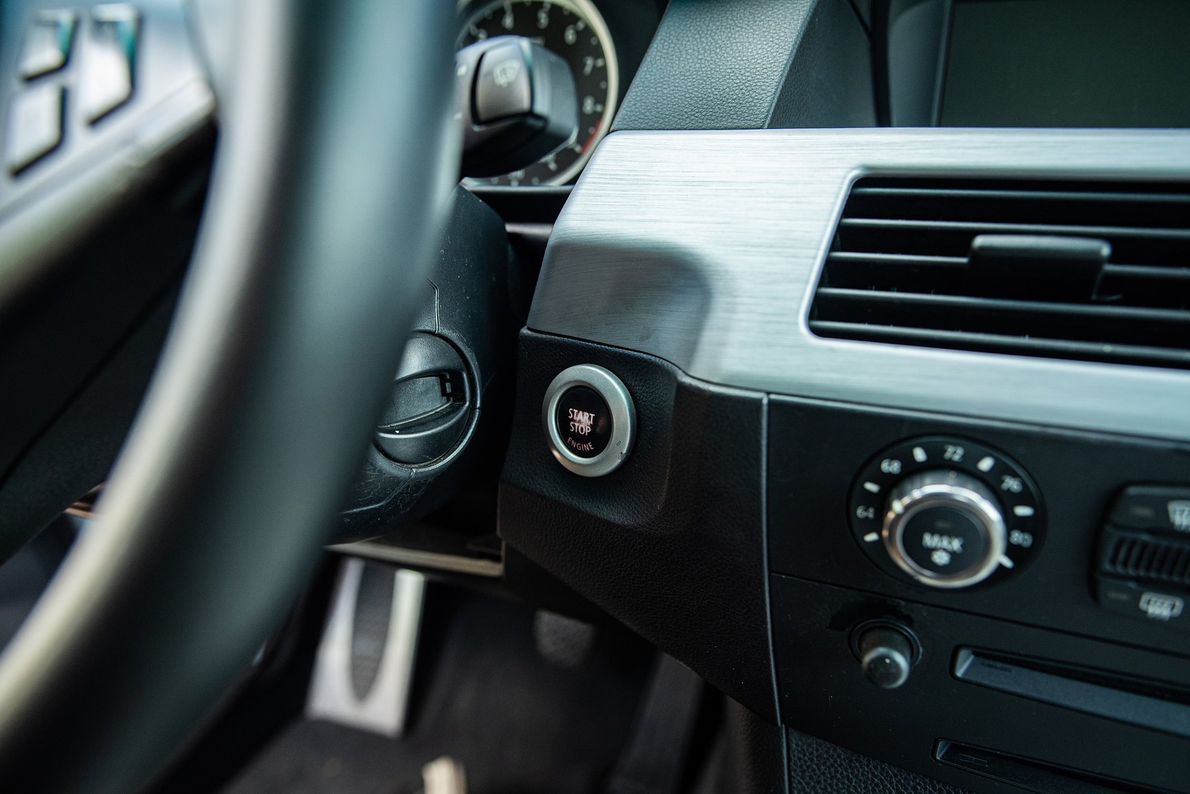 Interior image of 2006 BMW E60 M5