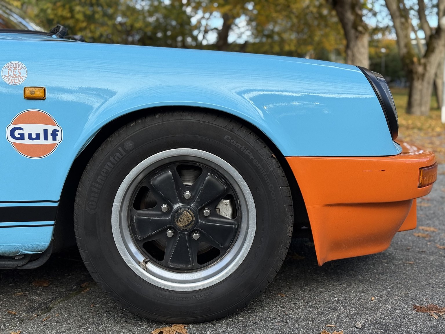 Exterior image of 1982 PORSCHE  911 SC