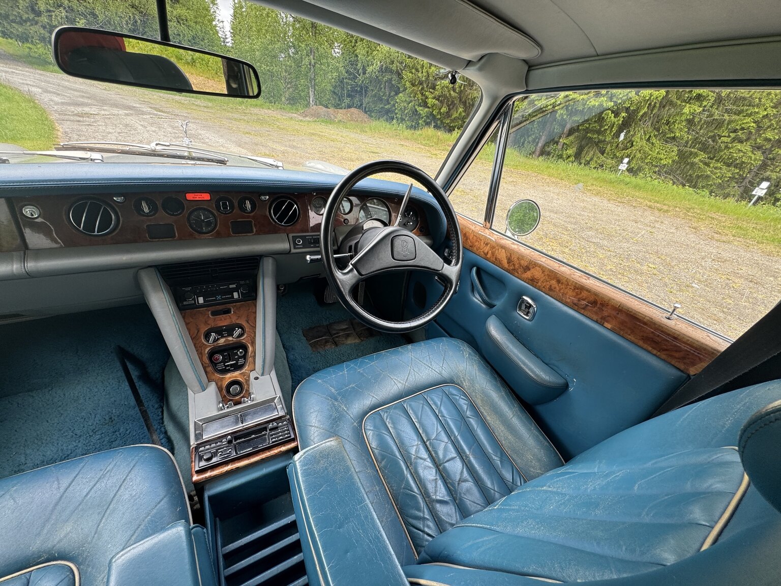 Interior image of 1976 Rolls-Royce Silver Shadow