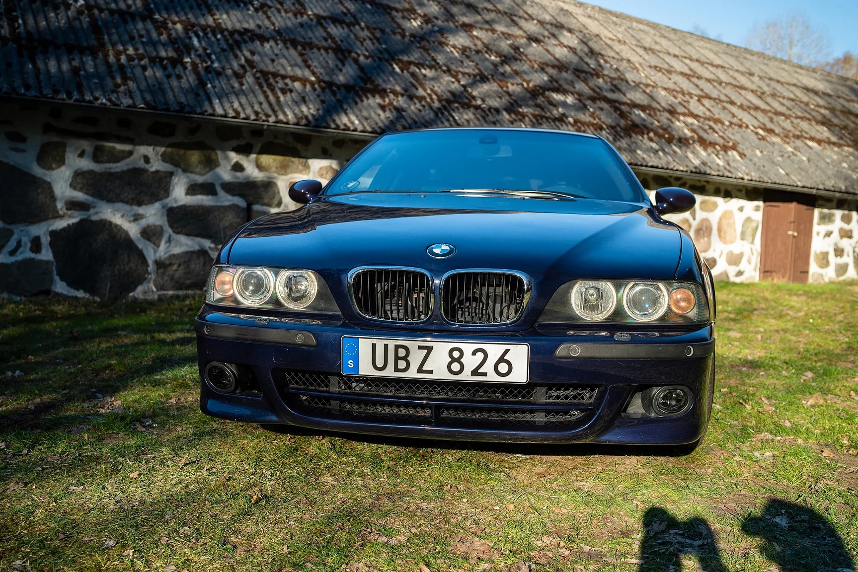 Exterior image of 1996 BMW 540iA (25)