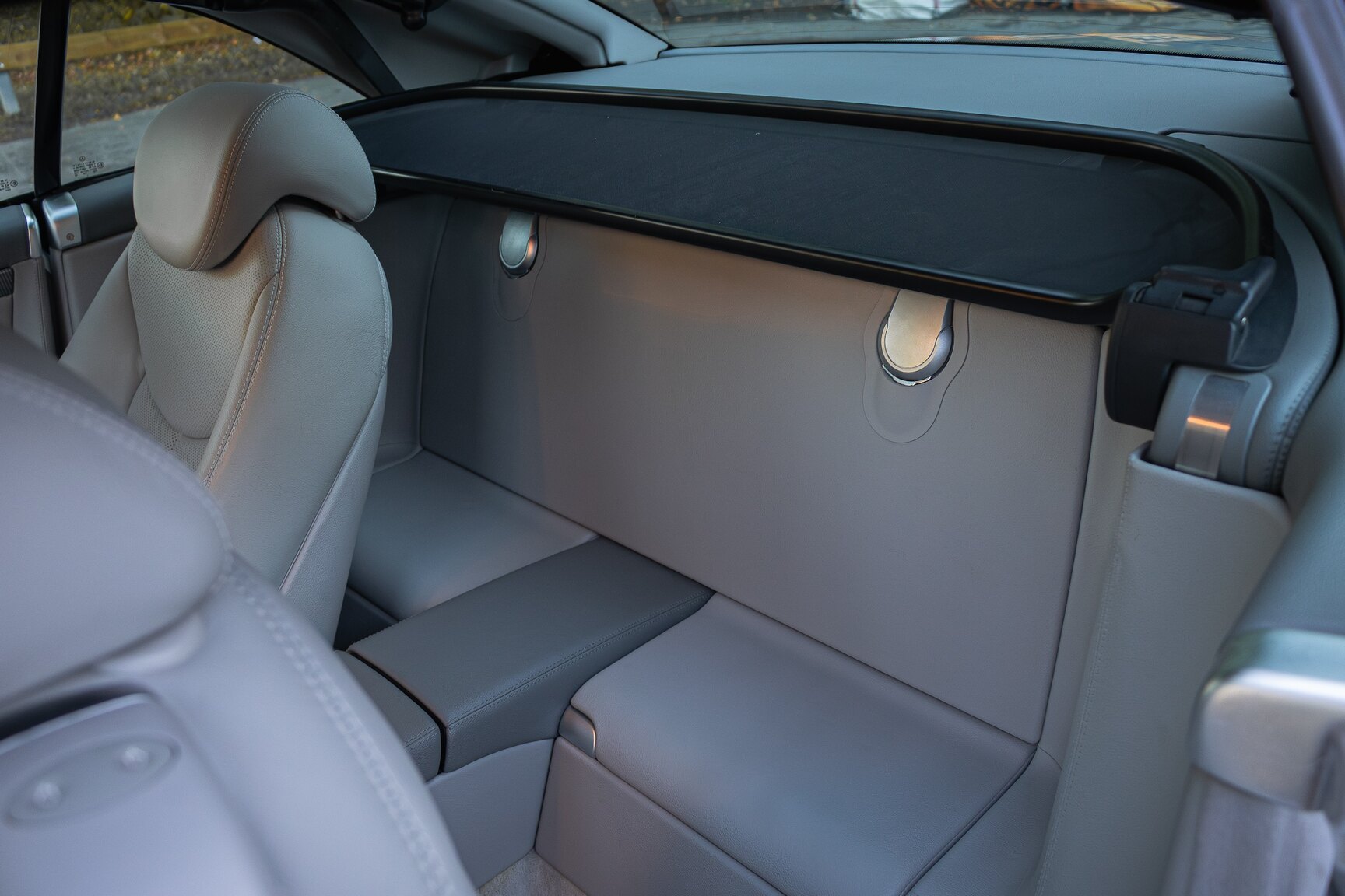 Interior image of 2002 Mercedes-Benz SL 500