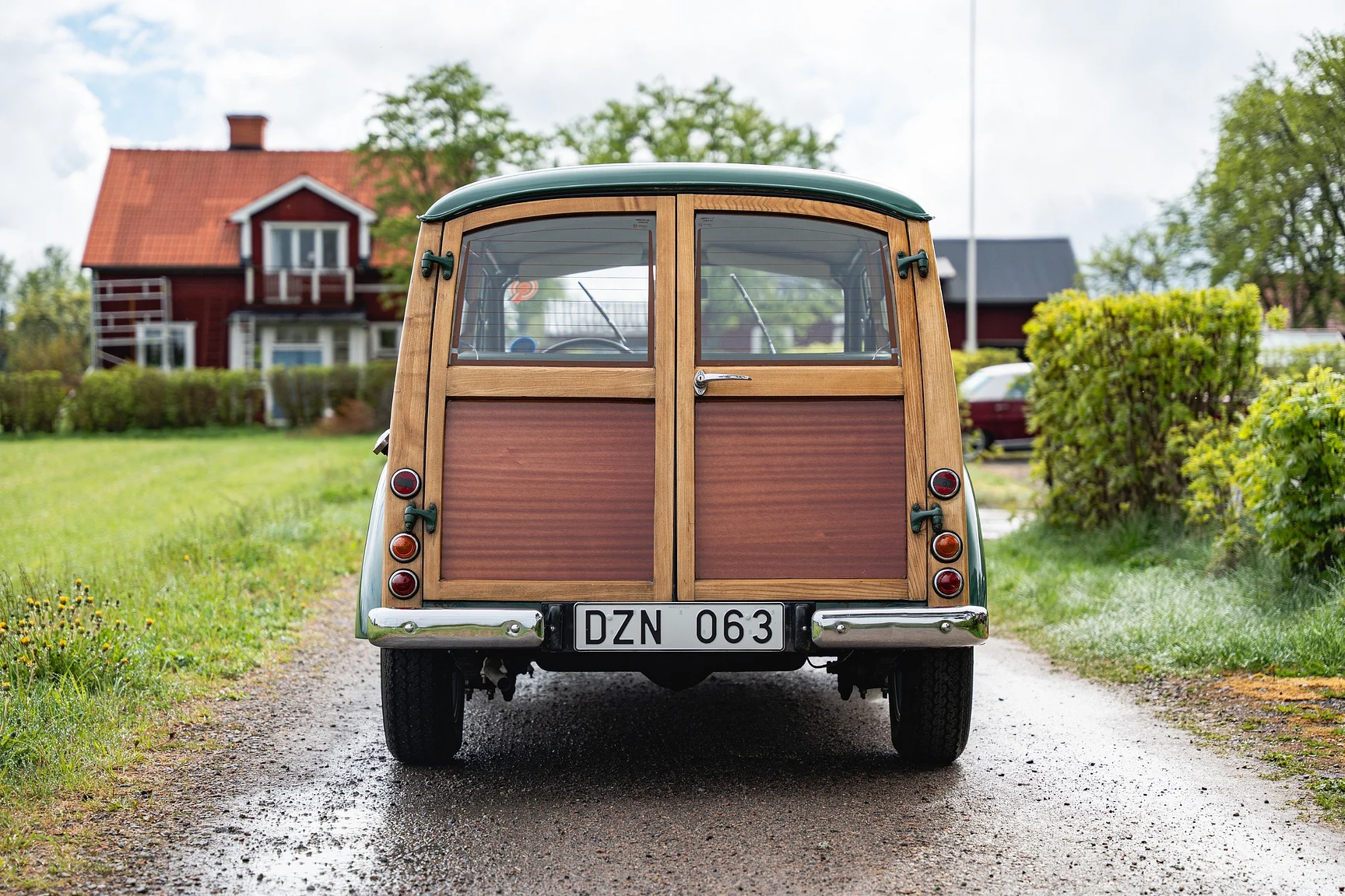 Exteriörbild på 1968 Morris Minor Traveller (6)
