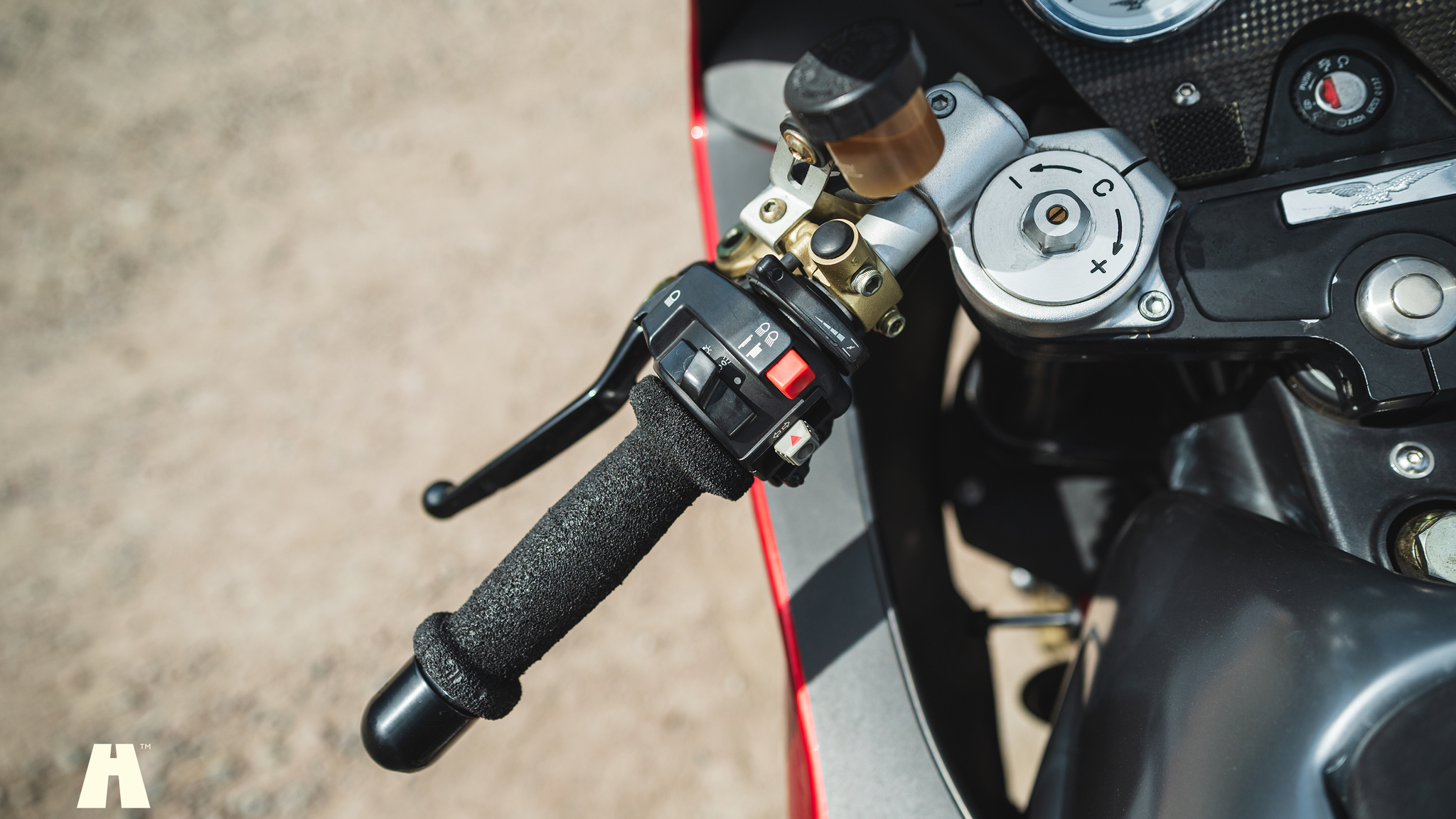 Aussenfoto 2002 Moto Guzzi V11 Le Mans (65)