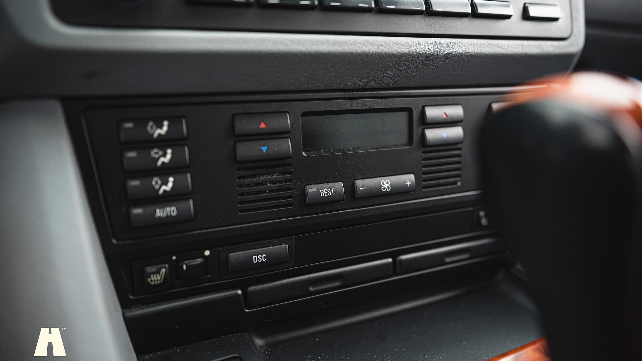 Innenraumfoto von 1998 Alpina B10 V8