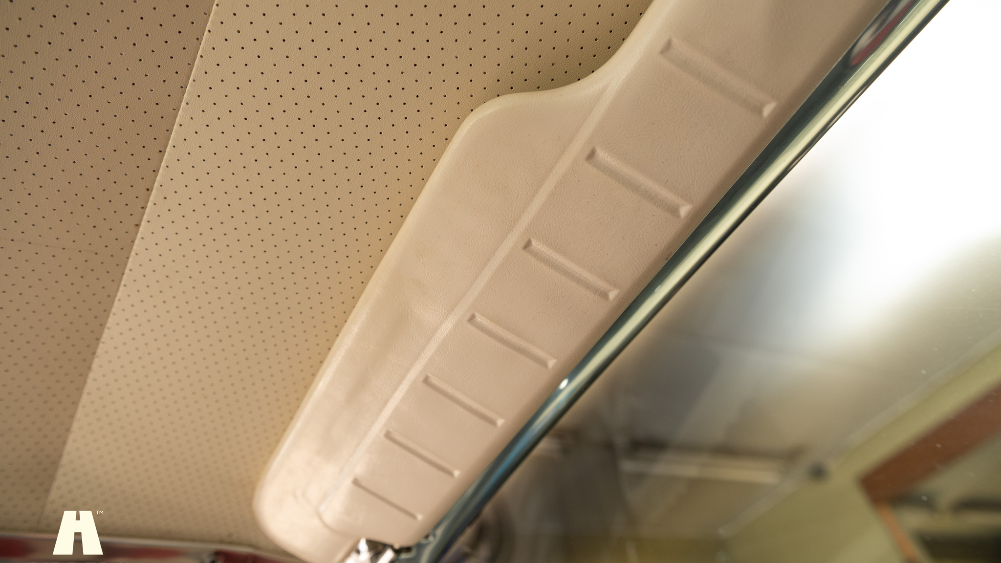 Interior image of 1964 Ford Thunderbird 6.4 HT (22)