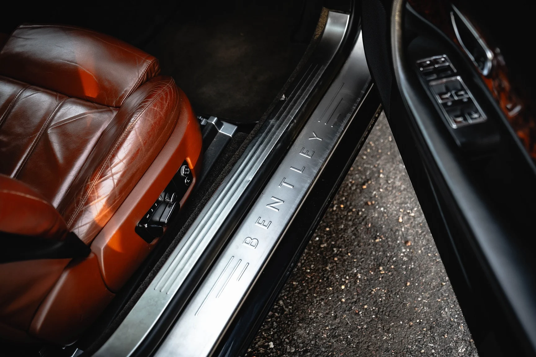 Innenraumfoto von 2007 Bentley Continental GTC (41)